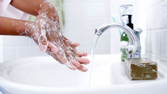roku mazgāšana, lai novērstu tārpus